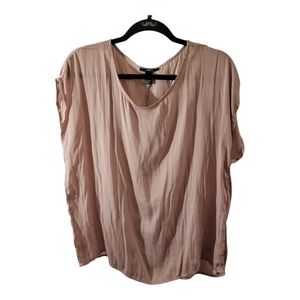 Forever 21. Women's Pink Short Sleeve Blouse. Size Large. Polyester.